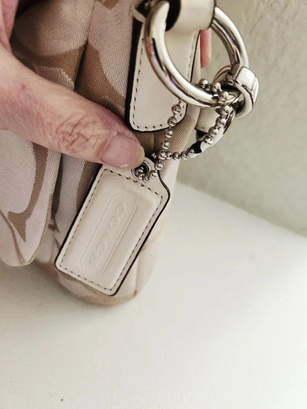 Euc Coach Kristen Light Khaki Signature Shoulder Bag